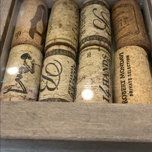 🥂Gifted Tiny House  Authentic Wine Cork frame Decor 🥂 - Picture 4 of 8